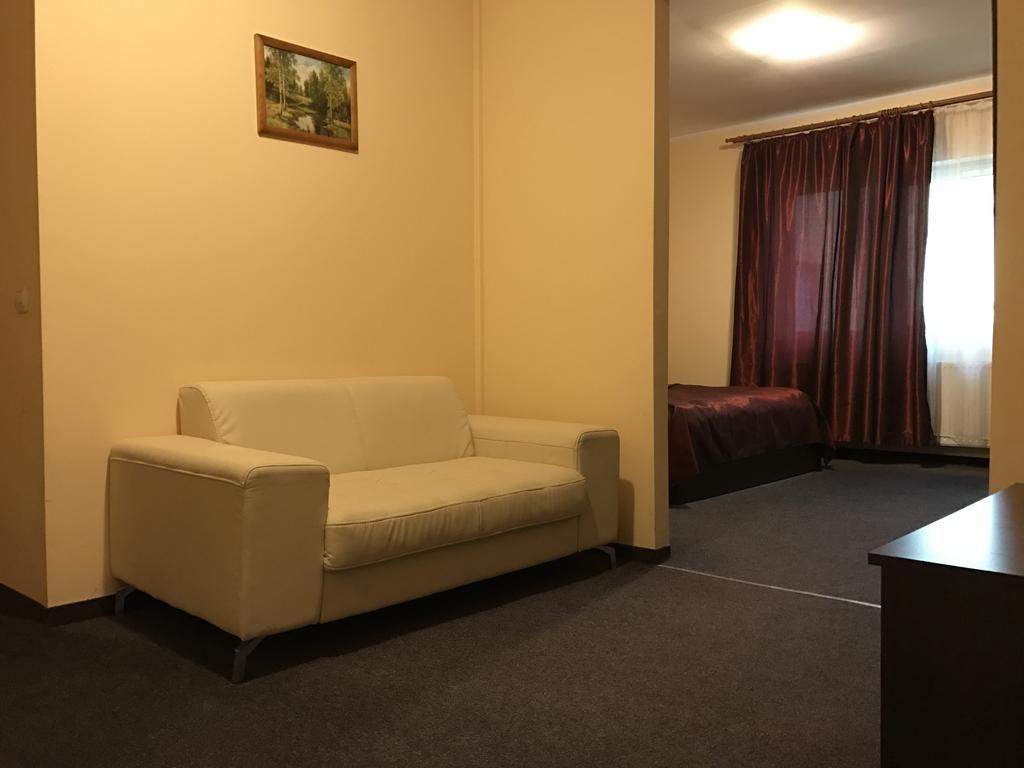 Hotel Cardinal サトゥ・マーレ エクステリア 写真