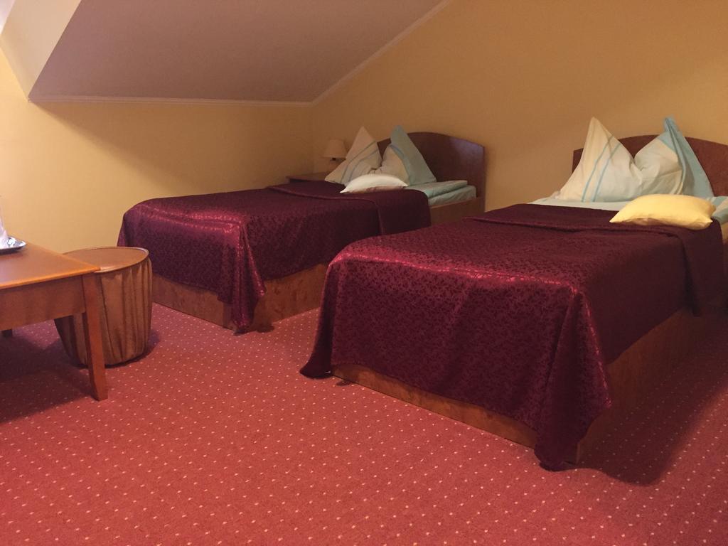 Hotel Cardinal サトゥ・マーレ エクステリア 写真